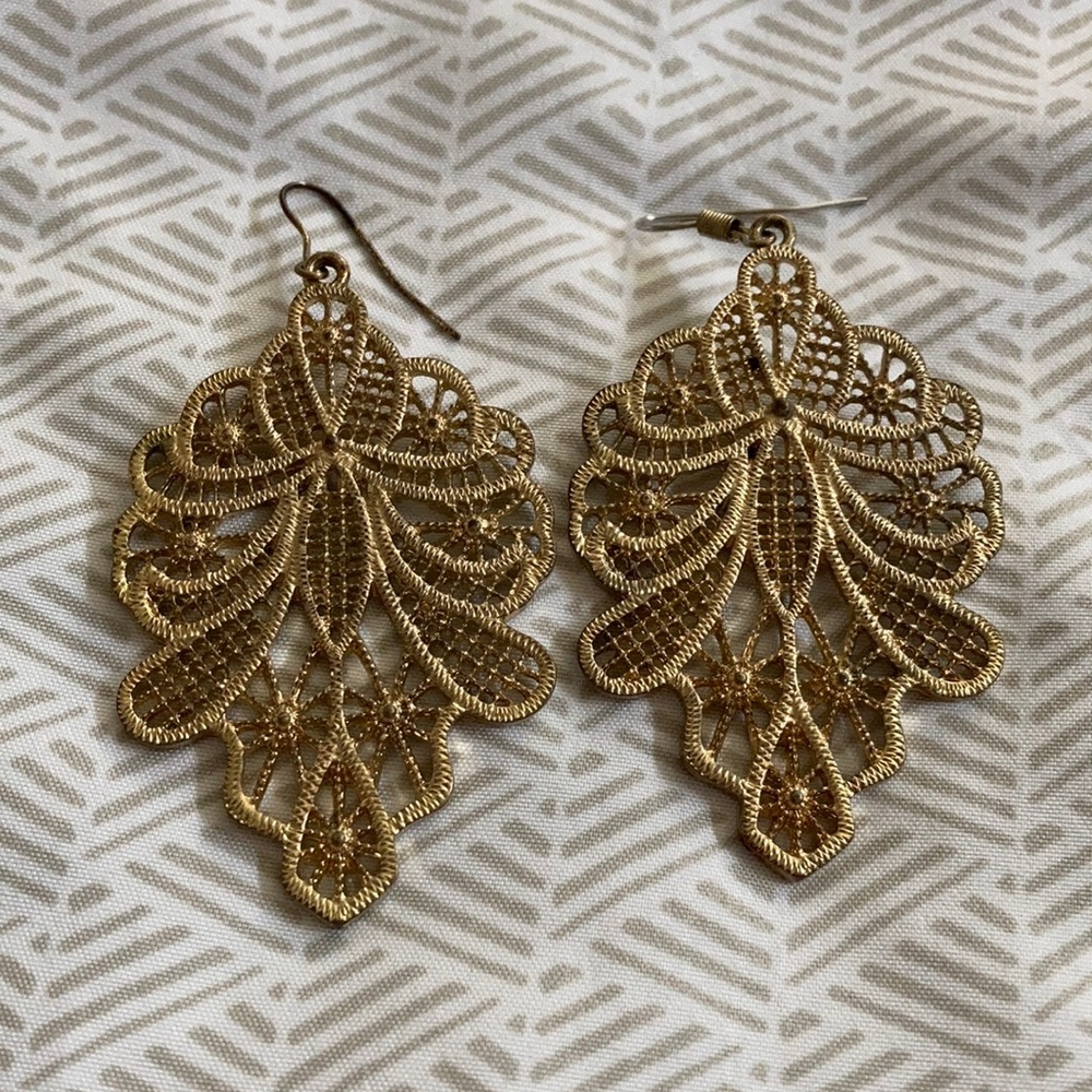 Statement Earrings - gold “crochet” look
